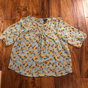 Floral short sleeve top